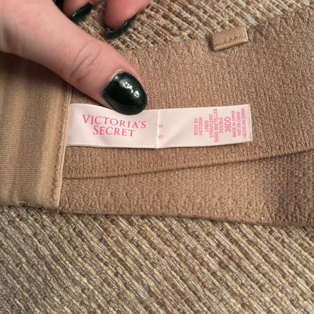 Victoria’s Secret body by Victoria strapless bra - Picture 6 of 7